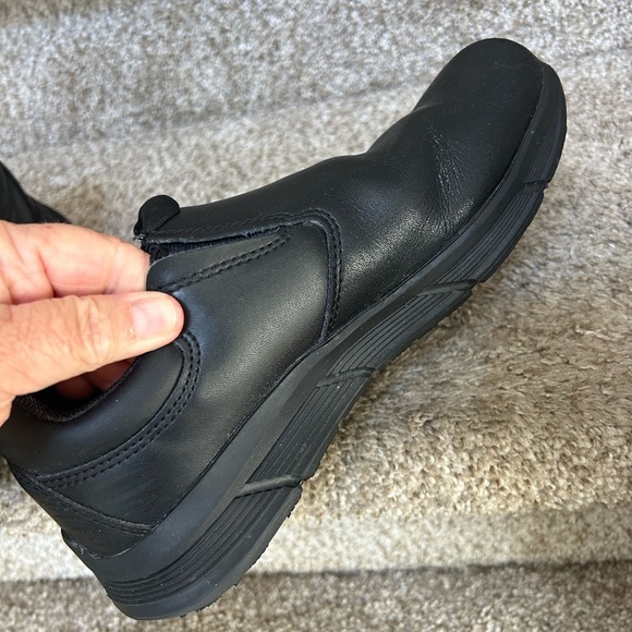 Shoes for Crews Slip and Oil Resistant Black Leather Slip On Shoes. Size 6. - Picture 6 of 12